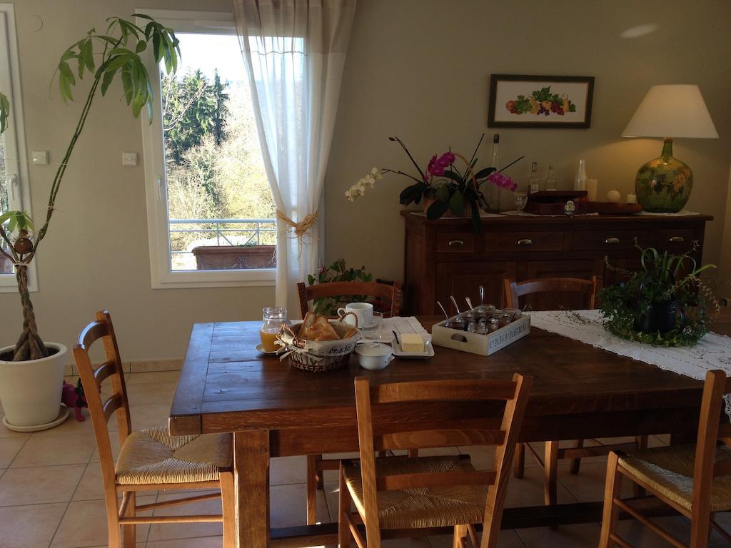 Bed and Breakfast La Bergerie Pollionnay Exterior foto