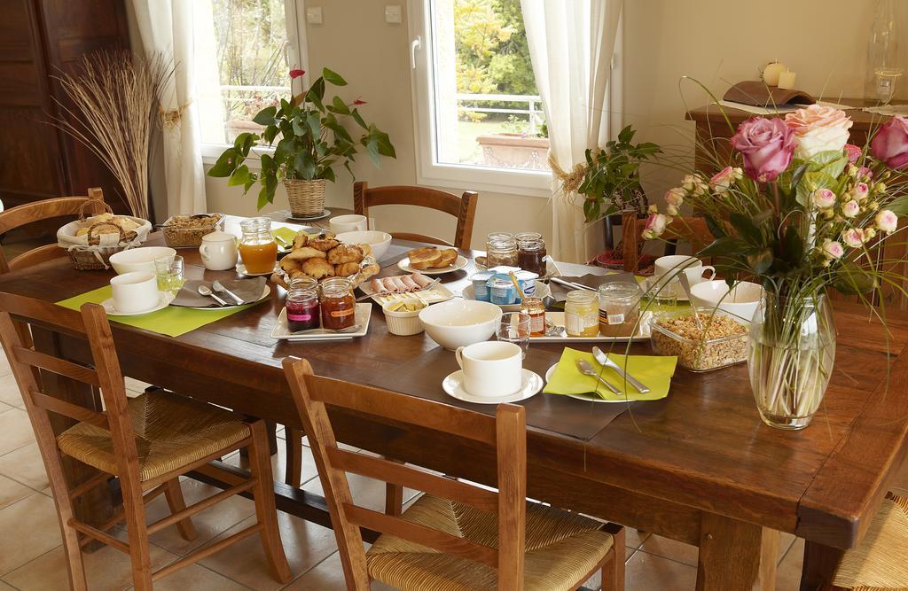 Bed and Breakfast La Bergerie Pollionnay Exterior foto